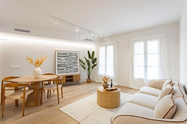 Encanto Histórico con Lujo Moderno en el Corazón de Barcelona