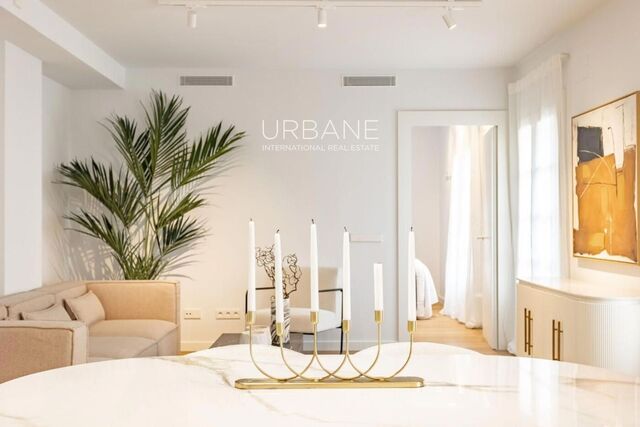 Encantador apartamento de 106 m² con balcón y piscina en Carrer Tallers, Barcelona