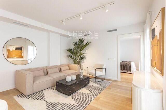 Encantador apartamento de 106 m² con balcón y piscina en Carrer Tallers, Barcelona