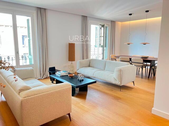 “Ático de Lujo en el Corazón de Barcelona con Vistas Panorámicas”