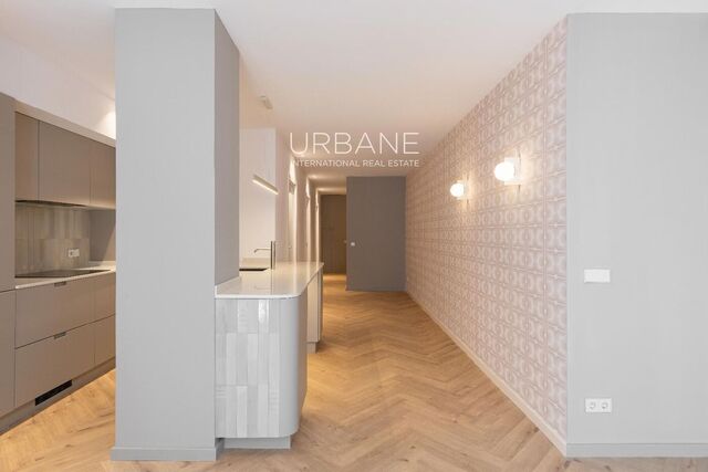 “Piso Reformado de los 70 con Confort Moderno y Plaza de Parking Opcional”