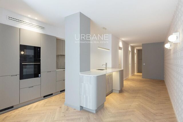 “Piso Reformado de los 70 con Confort Moderno y Plaza de Parking Opcional”