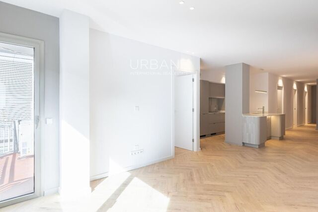 “Piso Reformado de los 70 con Confort Moderno y Plaza de Parking Opcional”