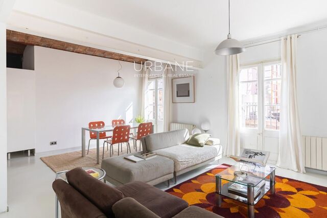 Magnifique penthouse d'angle lumineux avec terrasse privée dans le Gòtic