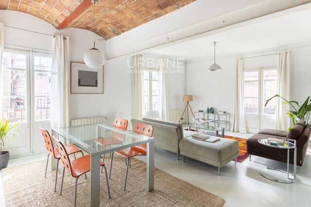 Sonniges Eck-Penthouse mit privater Terrasse im Gotischen Viertel