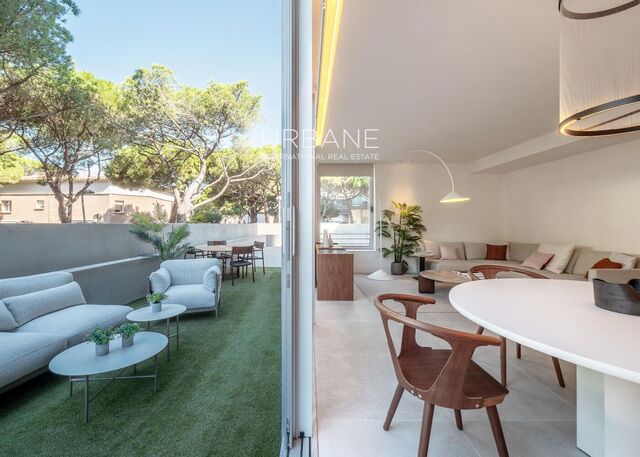 Appartement d'Architecte Face à la Mer sur la Costa Brava – 132 m² | 2 Chambres | Terrasse Privée | Ricardo Bofill