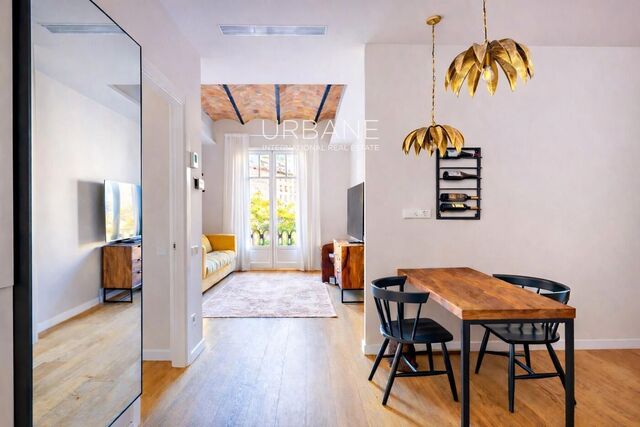 Neuwertige Designerwohnung zur Langzeitmiete mit Concierge und Fitnessraum im Herzen des Eixample, Barcelona