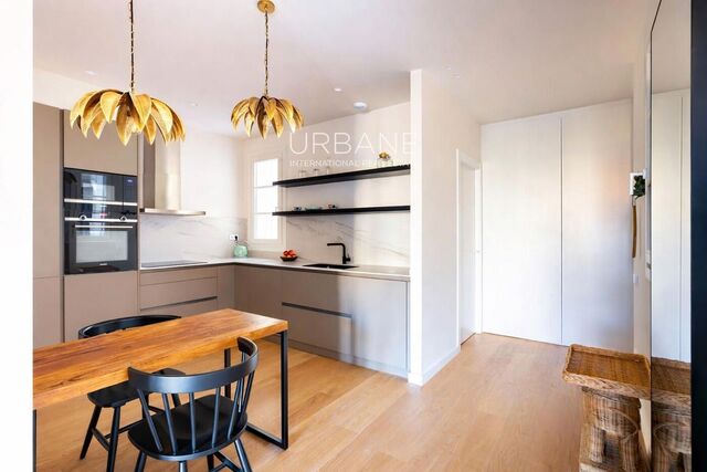 Neuwertige Designerwohnung zur Langzeitmiete mit Concierge und Fitnessraum im Herzen des Eixample, Barcelona
