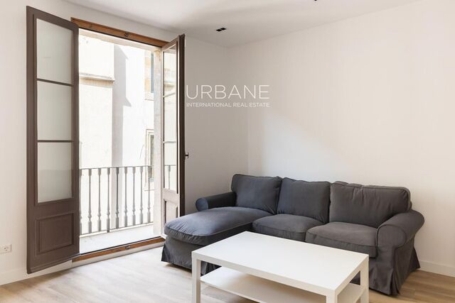 Espectacular i lluminós pis de 3 dormitoris amb 2 balcons al cor de Barcelona