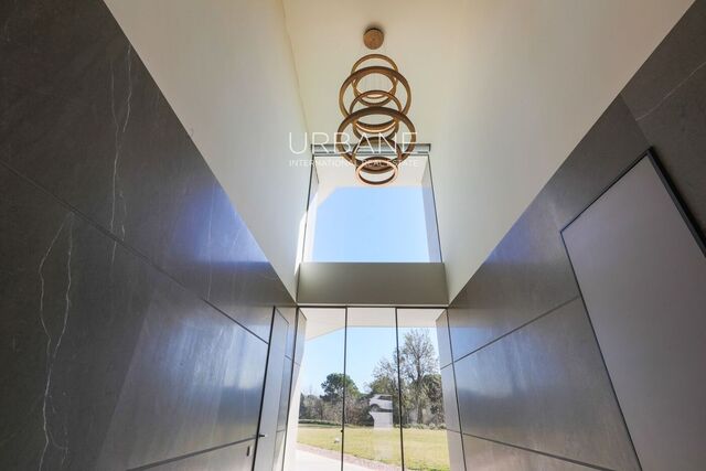 Vila de luxe de 5 llits a primera línia de golf a una hora de Barcelona