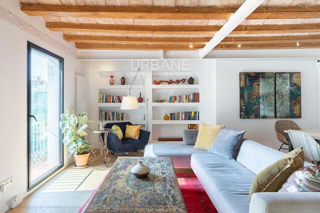 Historic Charm and Timeless Elegance – Your New Home in the Heart of the Gothic Quarter