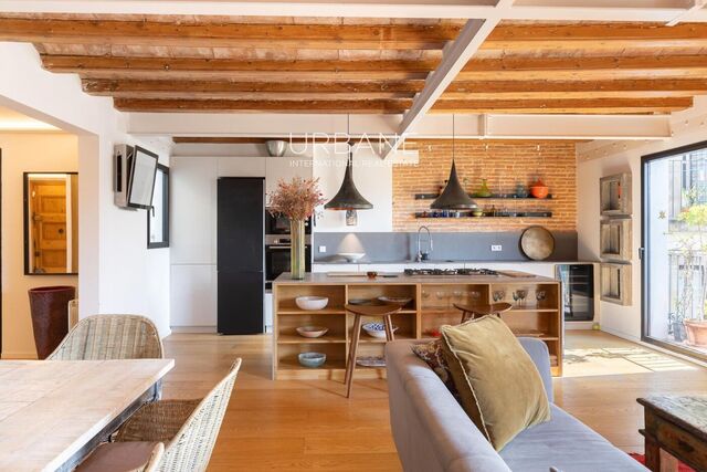 Historic Charm and Timeless Elegance – Your New Home in the Heart of the Gothic Quarter