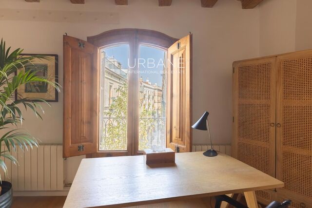 Historic Charm and Timeless Elegance – Your New Home in the Heart of the Gothic Quarter