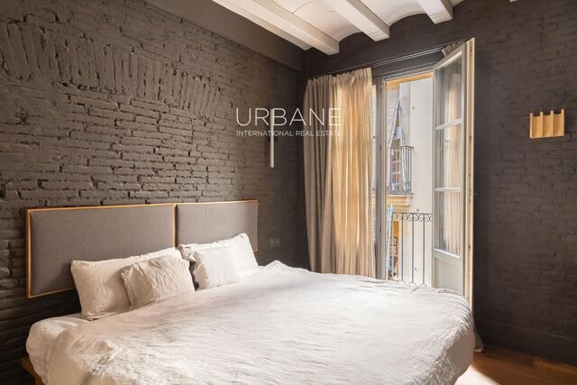Appartement Haut de Gamme Entièrement Rénové au Cœur de Barcelone