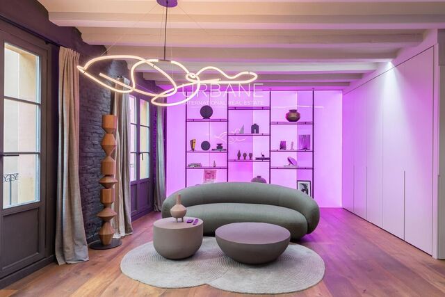 Appartement Haut de Gamme Entièrement Rénové au Cœur de Barcelone