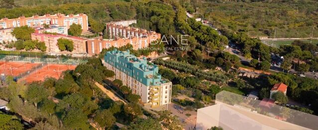 Modern 2-Bed Apartment with Large Terrace in Montjuïc – 5th Floor Living