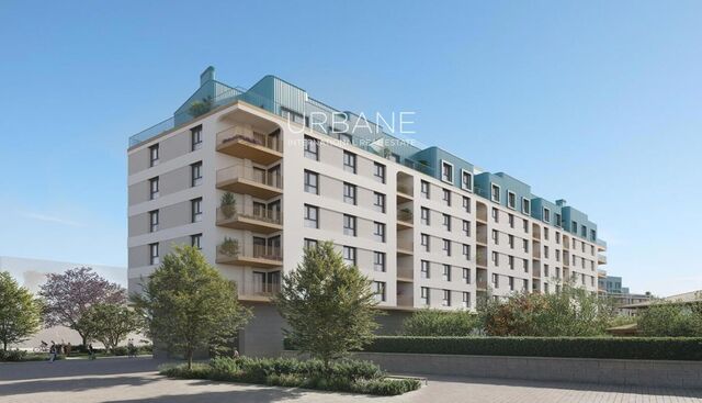 Modern 2-Bed Apartment with Large Terrace in Montjuïc – 5th Floor Living