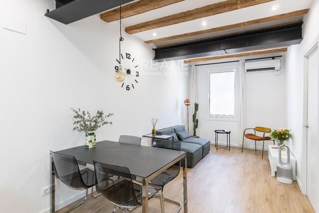 Luminoso apartamento reformado de 2 dormitorios con diseño moderno en El Raval, Barcelona