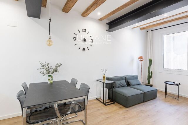 Luminoso apartamento reformado de 2 dormitorios con diseño moderno en El Raval, Barcelona