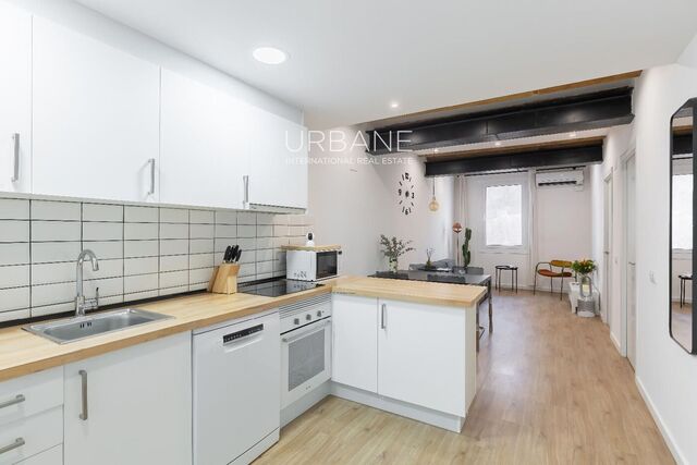 Luminoso apartamento reformado de 2 dormitorios con diseño moderno en El Raval, Barcelona