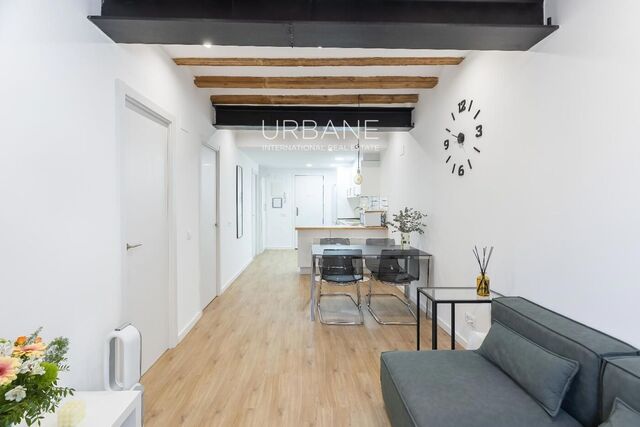 Luminoso apartamento reformado de 2 dormitorios con diseño moderno en El Raval, Barcelona