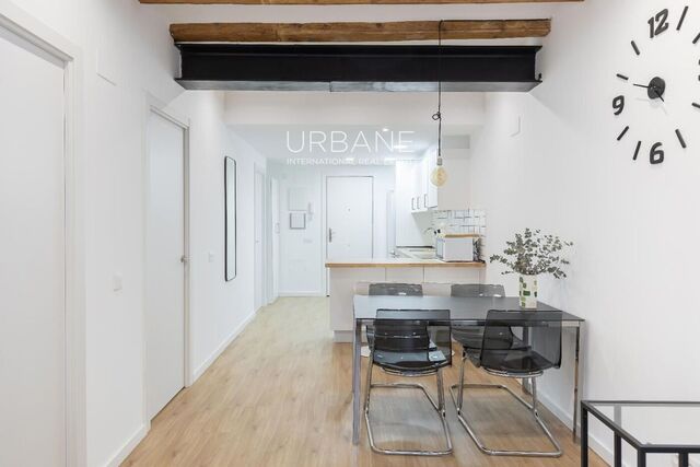 Luminoso apartamento reformado de 2 dormitorios con diseño moderno en El Raval, Barcelona