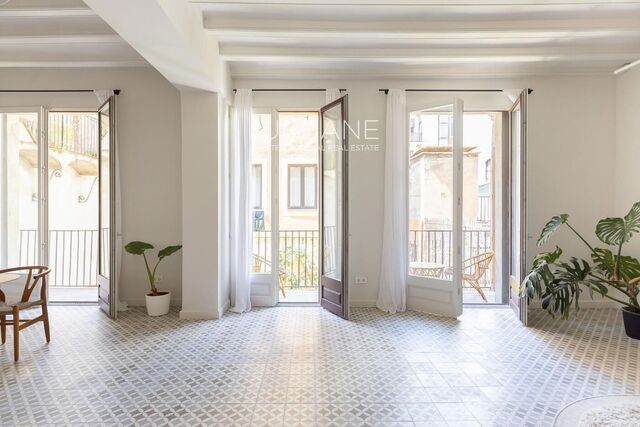 Beautifully Renovated 3-Bedroom Home in the Heart of El Born