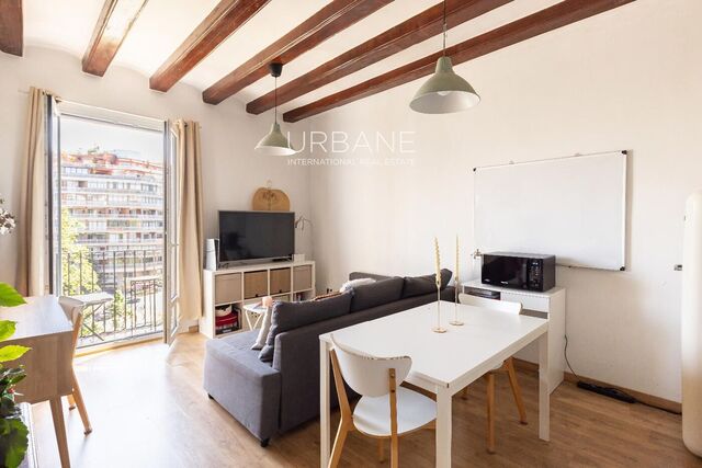 Helle, außenliegende 2‑Zimmer‑Wohnung mit großem Wertsteigerungspotenzial.