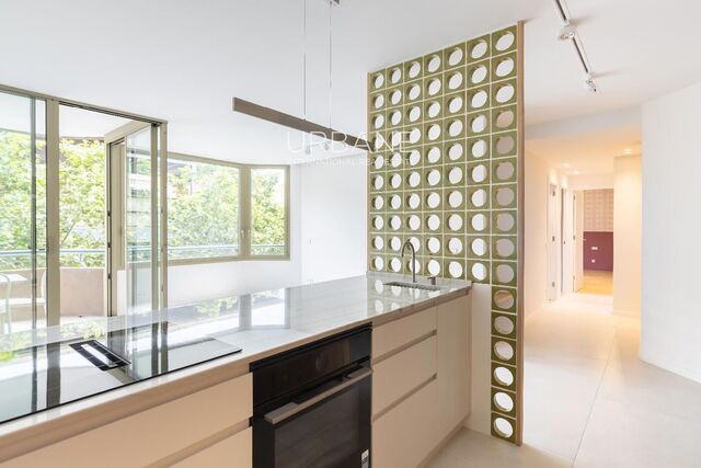 Apartamento 3 Dormitorios Renovado 2026 Sant Antoni Barcelona con Terraza Privada