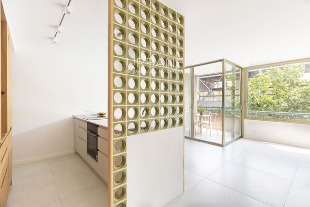 Apartamento 3 Dormitorios Renovado 2026 Sant Antoni Barcelona con Terraza Privada