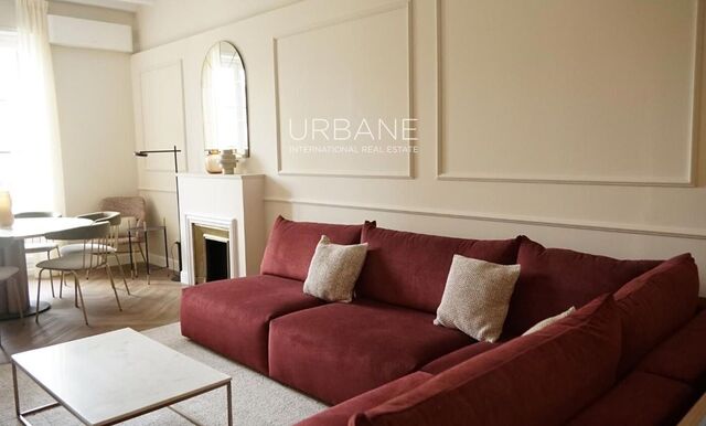Apartamento de diseño de 3 dormitorios en la Ciutat Vella de Barcelona con terraza, piscina en la azotea y vistas al mar