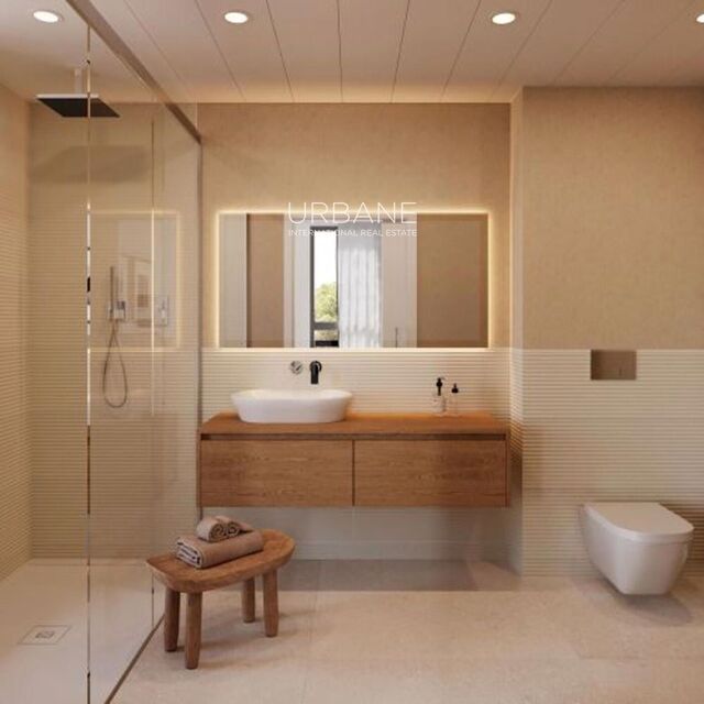Elegante apartamento de 2 dormitorios en la Costa Dorada | Golf galardonado, piscinas, gastronomía y 2 plazas de aparcamiento