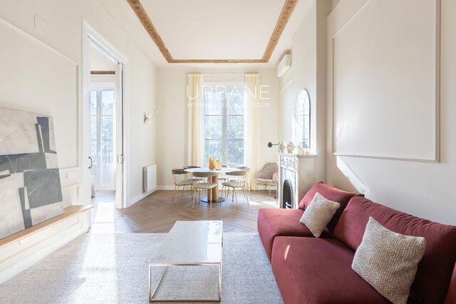 Lujoso Piso de 3 Habitaciones en Ciutat Vella | Azotea y Vistas al Mar