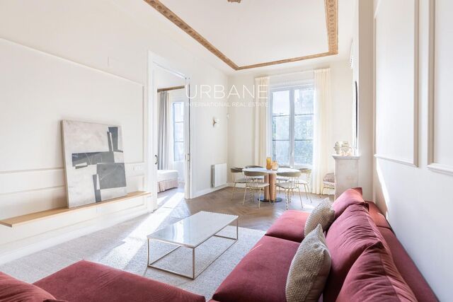 Lujoso Piso de 3 Habitaciones en Ciutat Vella | Azotea y Vistas al Mar
