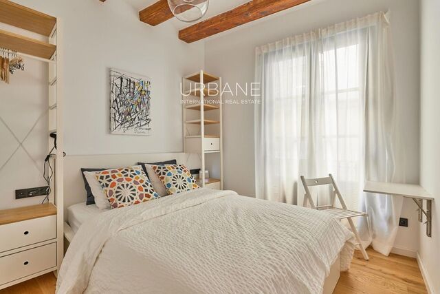 Elegante apartamento de 2 dormitorios en el corazón del histórico Barrio Gótico de Barcelona