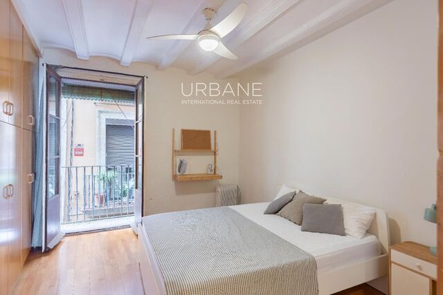 Apartamento en El Born en Edificio Histórico de Jujol | Reformado y Amueblado en Barcelona Centro