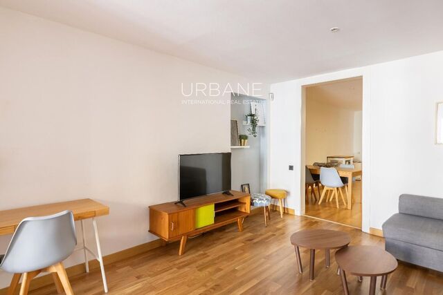 Apartamento en El Born en Edificio Histórico de Jujol | Reformado y Amueblado en Barcelona Centro