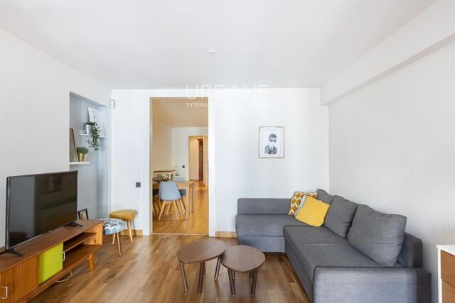 Apartamento en El Born en Edificio Histórico de Jujol | Reformado y Amueblado en Barcelona Centro