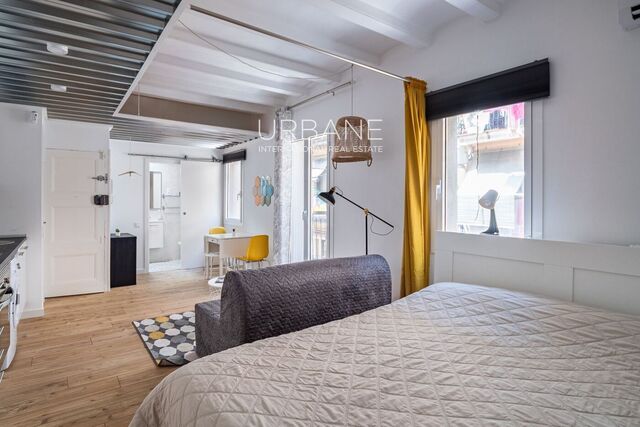 Luminoso estudio junto al mar en Barceloneta – estancia temporal de 6 a 11 meses