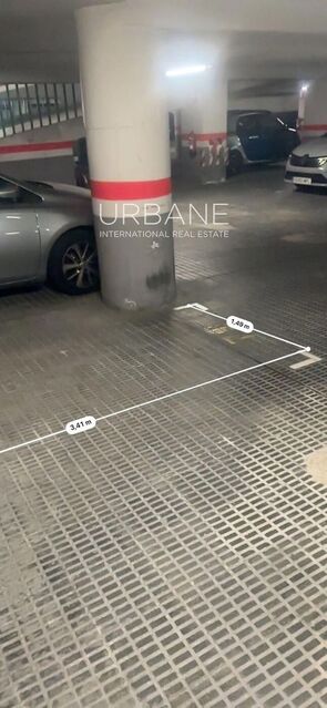 Amplia Plaza Doble en el Centro de Barcelona – Segura y de Fácil Acceso