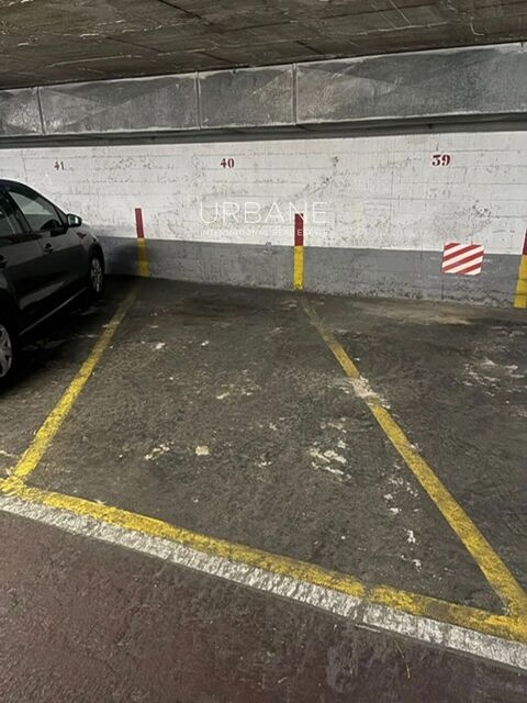 Plaza de Parking en Venta en Eixample, Barcelona | 11,21 m²
