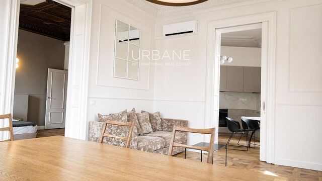 Exclusivo apartamento de lujo renovado de 2 dormitorios junto al puerto en Ciutat Vella