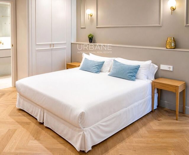Luxury 2-Bedroom Apartment for Sale in Barcelona | Renovated, Furnished, Balconies & Rooftop Pool