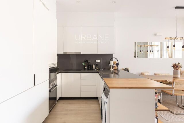 Moderno apartamento a pocos pasos de la playa en Poblenou | Terraza y piscina en la azotea