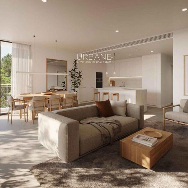 Lujoso apartamento en segunda planta con 3 dormitorios y terraza panorámica en la Costa Dorada