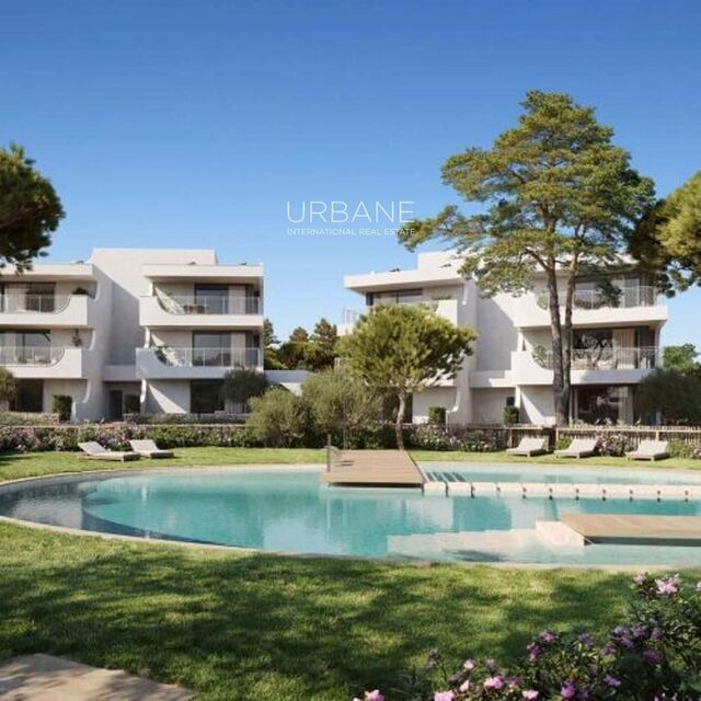 Lujoso apartamento en planta baja con jardín privado y 2 dormitorios en la Costa Dorada
