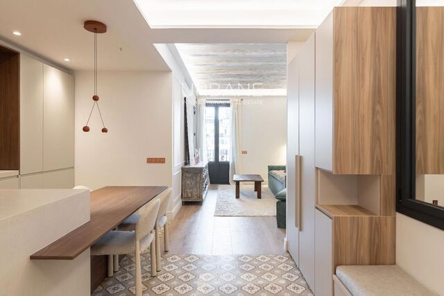 Apartamento de lujo de 3 dormitorios con terraza en venta en la Dreta de l'Eixample