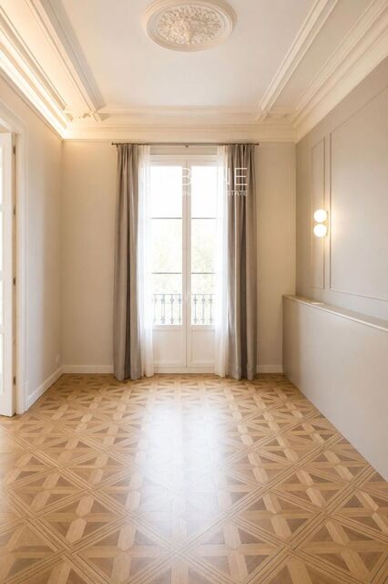 Historischer Luxus und Meerblick: Exklusives Apartment im Herzen von Barcelona