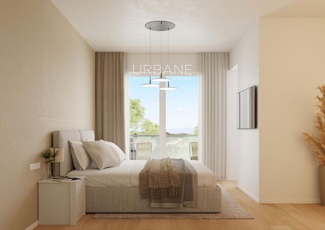 Encantadora Casa Pareada en Finestrat con Vistas al Mar y Jardín Privado