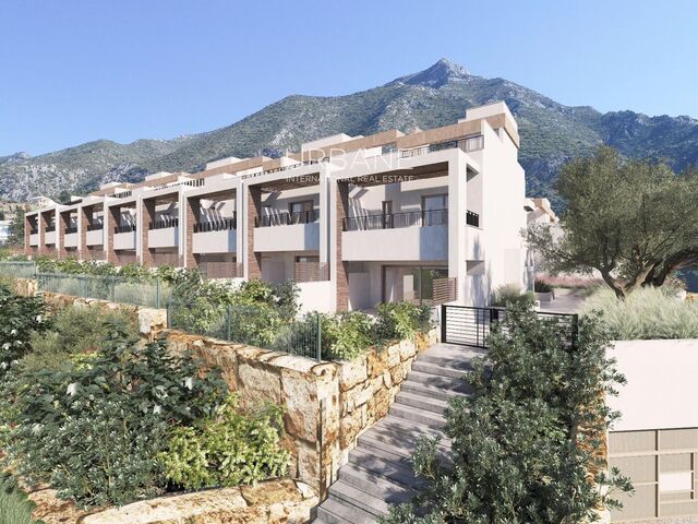Moderna casa adosada de 3 habitaciones en Istan, Marbella